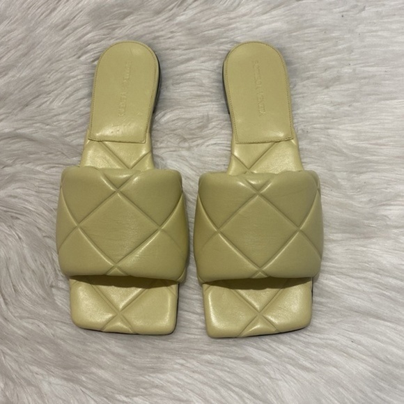 New Bottega Veneta Quilted embossed Lido sandal size 39.5EU - Picture 2 of 13